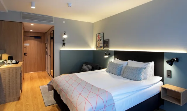 Standard, Queen Bed, Chair Bed، Holiday Inn Helsinki Expo Ex Holiday Inn Helsinki Exhibition Convention Centre 12/18