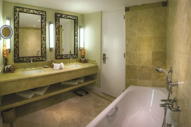غرفة ديلوكس بسرير كينج بشرفة، Sanctuary Lodge A Belmond Hotel Machu Picchu 4/4