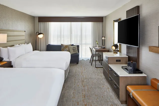 غرفة ديلوكس بسريرين كوين، Renaissance Mobile Riverview Plaza Hotel 3/10