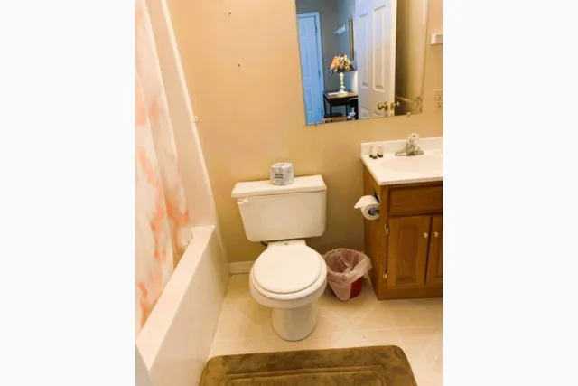 Cottage, Queen Bed, River Front, Kitchenette، Love Hotels St John River at Fort Kent ME 8/10