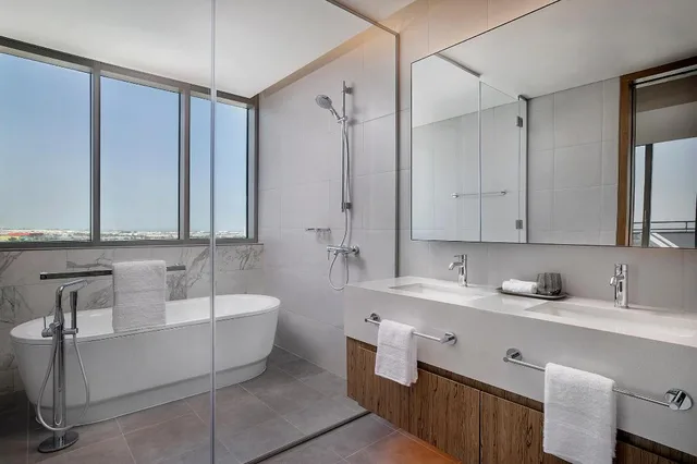 3 Bedrooms, Apartment, 2 Bathrooms, Living Area, Terrace, Kitchen، DoubleTree by Hilton Abu Dhabi Yas Island Residences 6/6