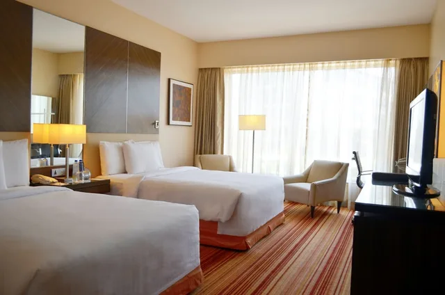 غرفة تنفيذية بسريرين منفصلين، Courtyard By Marriott Mumbai International Airport 4/10