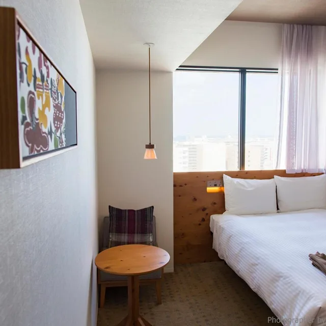 Compact، Hotel Strata Naha 1/2