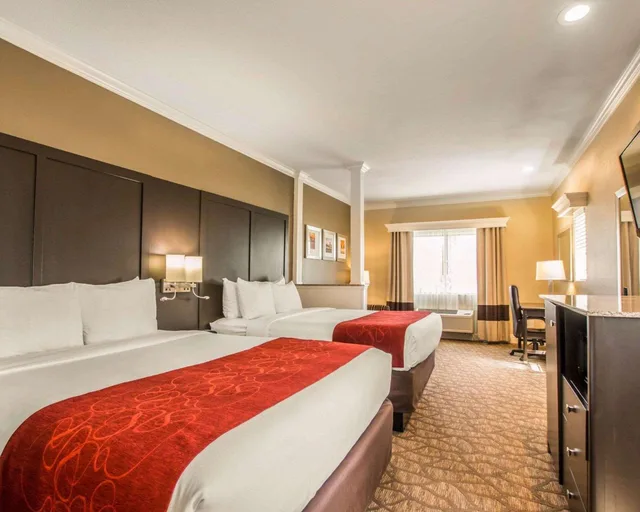 جناح بسريرين كوين، Comfort Inn & Suites Huntington Beach 1/5