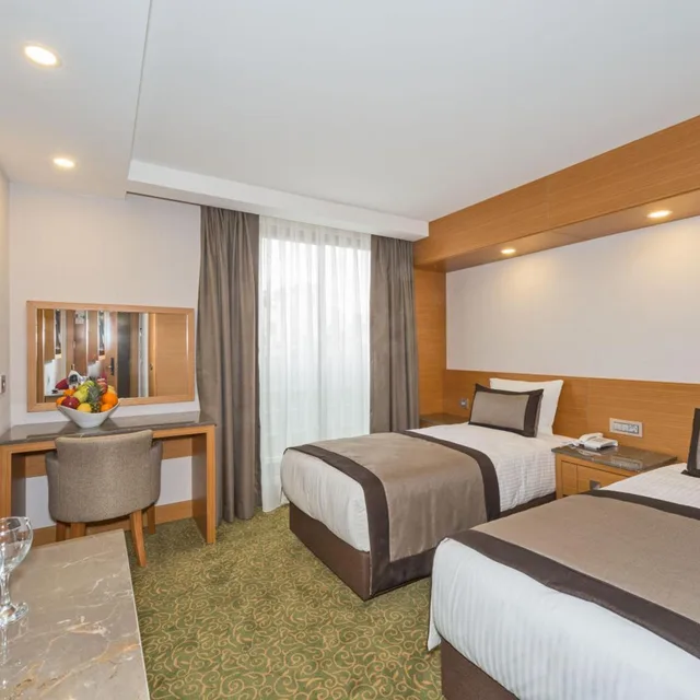 غرفة بسرير مزدوج أو سريرين منفصلين، Bisetun Hotel 8/10