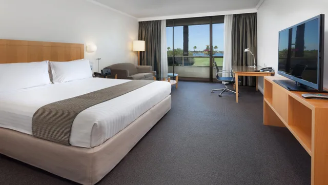 غرفة بريميوم بسرير مزدوج، Crowne Plaza Perth 1/10