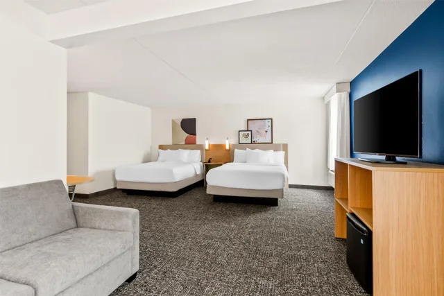 غرفة بسريرين كوين مع أريكة لذوي الإعاقة، Spark by Hilton Lexington 10/10