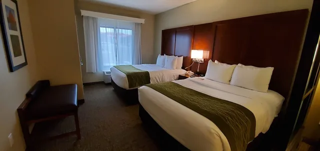 جناح بسريرين كوين مع أريكة لذوي الإعاقة، Comfort Suites Helena Airport 2/7