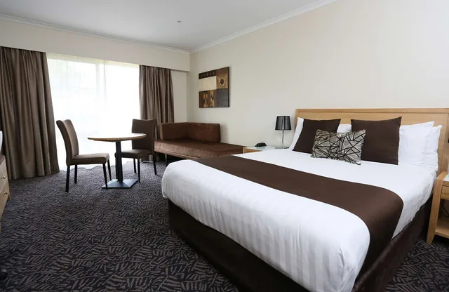غرفة ديلوكس بسرير كوين بشرفة، Best Western Plus Hovell Tree Inn 1/2