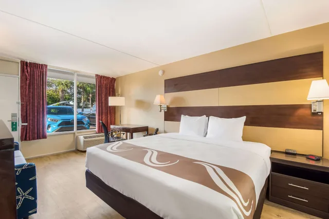 Upgrade, Suite, King Bed, Sofa، Quality Inn Bradenton Sarasota North 1/4