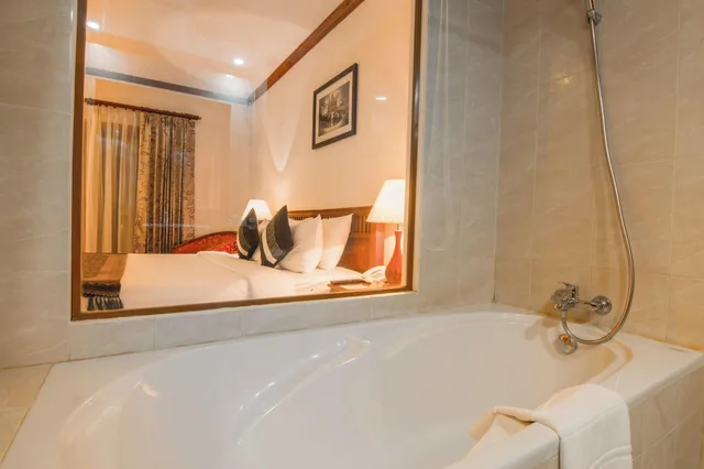 Colonial, Double Bed, Balcony، Cheathata Cta Hotel Siem Reap 6/8