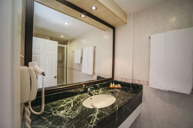 كوخ عائلي بسريرين منفصلين وسرير كوين بشرفة بغرفتي نوم مع أريكة، True Blue Boutique Hotel Kalkan 6/6