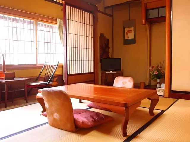 غرفة يابانية بفراش فوتون بحمام مشترك، Ryokan Kaminaka 1/1