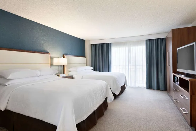 جناح بسرير كوين بإطلالة على الجبل بغرفتين، Embassy Suites By Hilton Brea North Orange County 2/4