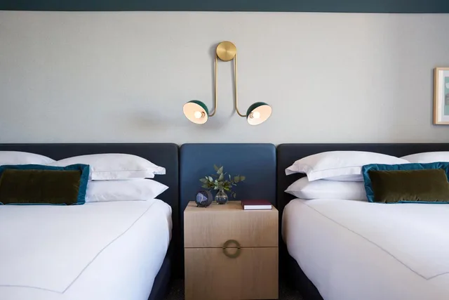 Essential, King Bed, 2 Queen Beds، Kimpton Saint George Hotel 1/7