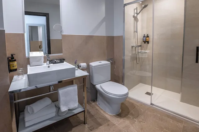 غرفة كومفورت بسريرين منفصلين، Hotel SERHS Del Port 10/10