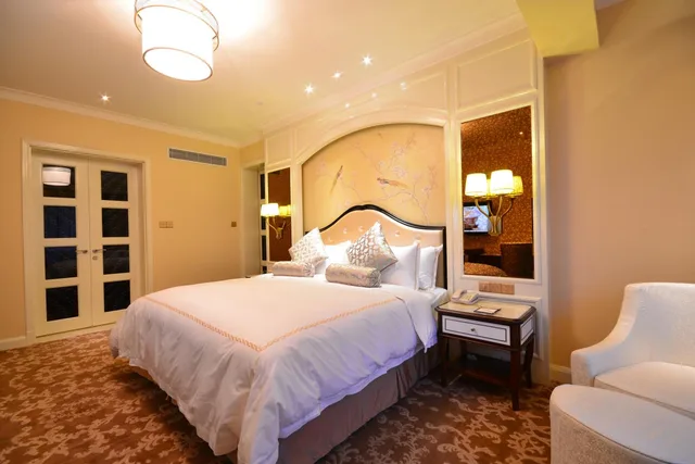 suite, Urban Island Hotel Shanghai 2/2