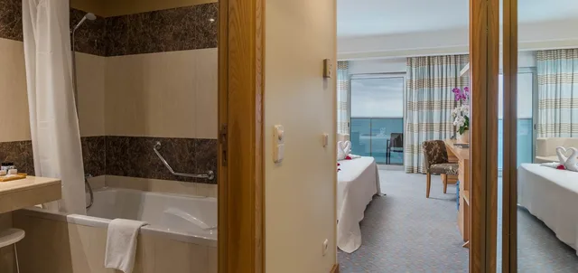 غرفة سوبيريور مفردة بإطلالة على البحر، Pestana Carlton Madeira 3/10