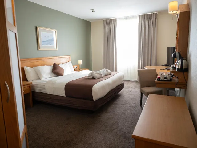 جناح بسرير كينج مع أريكة، Future Inns Cardiff Bay 1/2