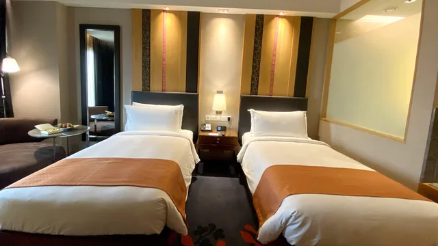 غرفة بسرير كينج للمدخنين، Holiday Inn New Delhi Mayur Vihar Noida 6/7