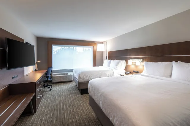 غرفة قياسية بسريرين كوين لذوي الإعاقة، Holiday Inn Express Suites Gainesville Lake Lanier Area 2/3