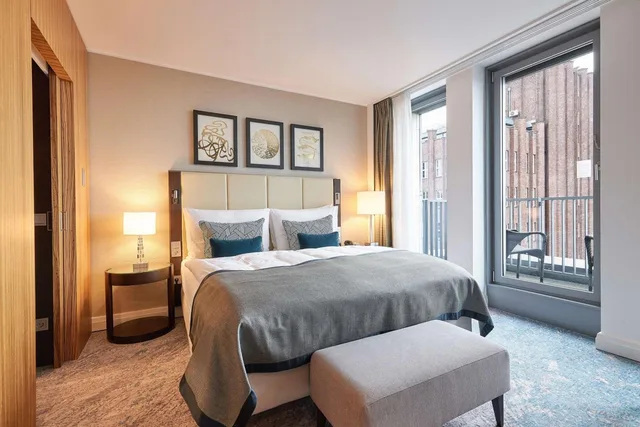 جناح بسرير كوين بشرفة مع أريكة، Hotel Ko59 Dusseldorf - Member of Hommage Luxury Hotels Collection 1/4