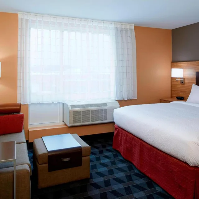 استوديو بسرير كينج مع أريكة لذوي الإعاقة، Towneplace Suites By Marriott Grand Rapids Airport 1/4