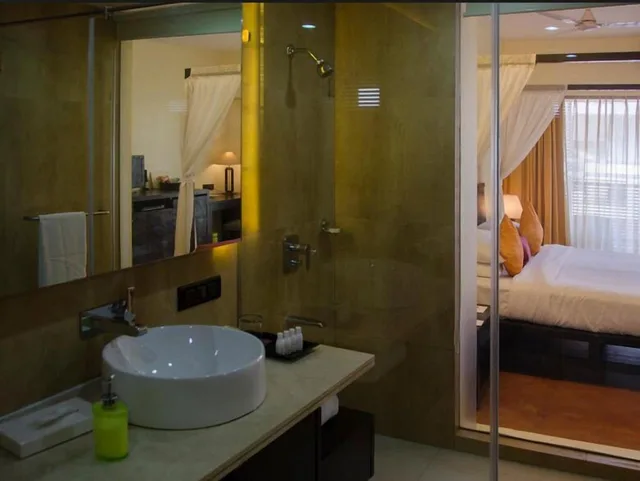 غرفة سوبيريور بسرير كينج، Kyriad Prestige Calangute, Goa 6/6