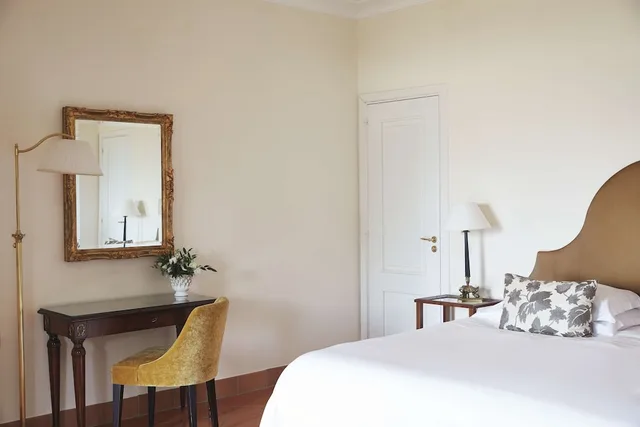 Deluxe, King Bed, Sea View, Balcony or Terrace، Grand Hotel Timeo A Belmond Hotel Taormina 3/7