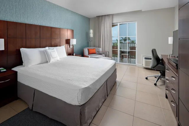 جناح تنفيذي بشرفة بغرفة نوم واحدة، Courtyard by Marriott Bridgetown 1/2