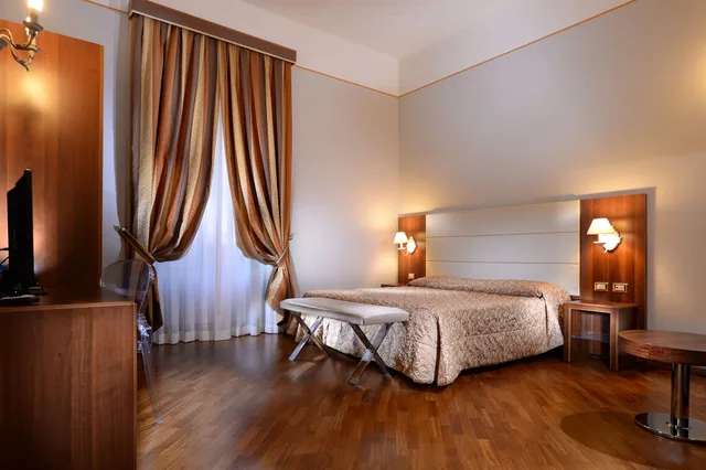 Superior, Twin Beds, Hotel Golden 1/5