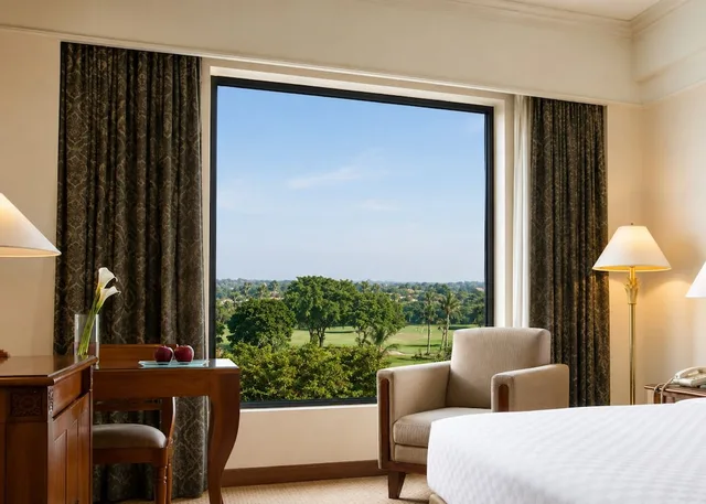 Room, King Bed, Golf Course View، Hyatt Regency Yogyakarta 4/6