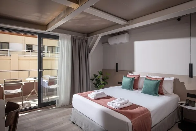 غرفة أساسية بسرير مزدوج بغرفة نوم واحدة بإطلالة جزئية على البحر، Infinity City Boutique Hotel 4/10