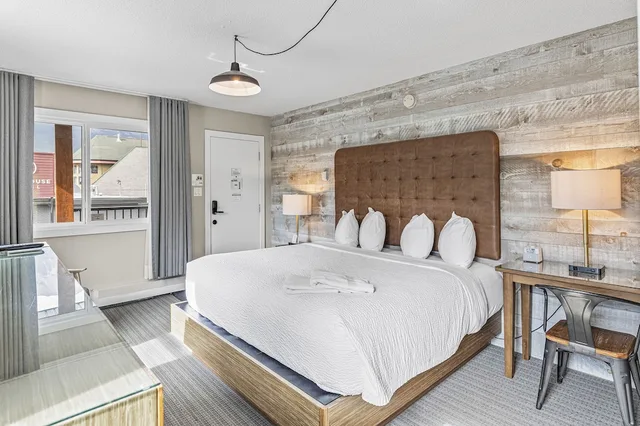 غرفة بسرير كينج يُسمح فيها بالحيوانات الأليفة، Lamphouse Hotel 3/8