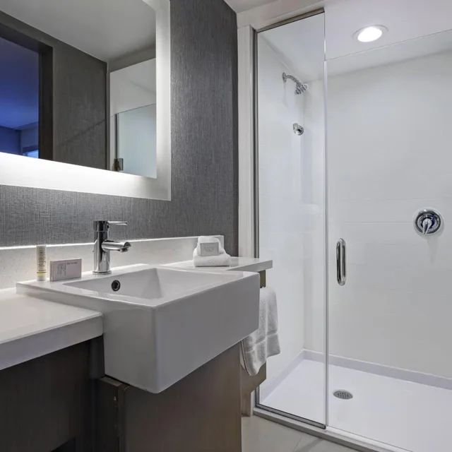 غرفة بسرير كينج مع سرير سحّاب إضافي مع أريكة، SpringHill Suites by Marriott Palm Desert 8/9