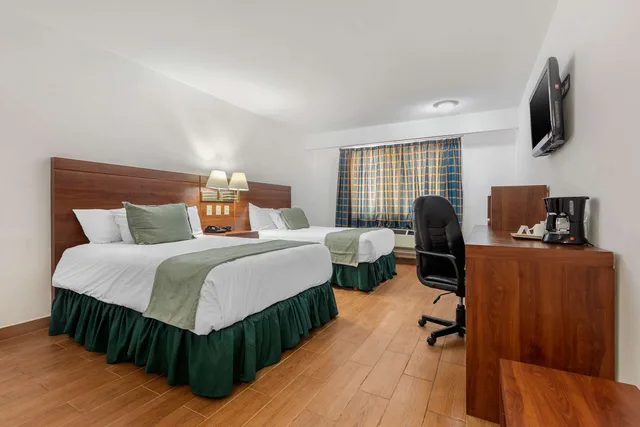 Room, 2 Double Beds, Tru by Hilton Saltillo 2/6