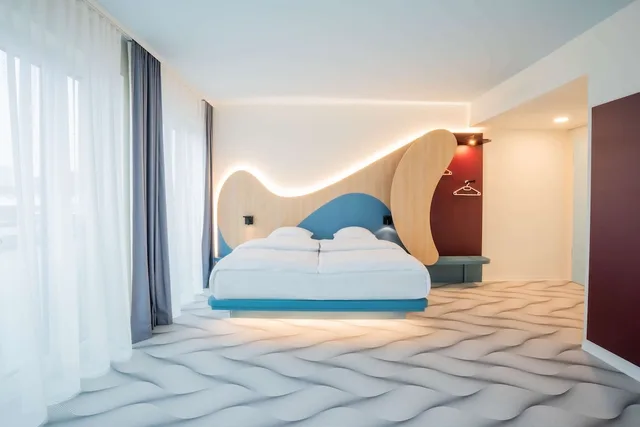 Design, Superior, King Bed، Prize by Radisson Dresden-Mitte 4/8