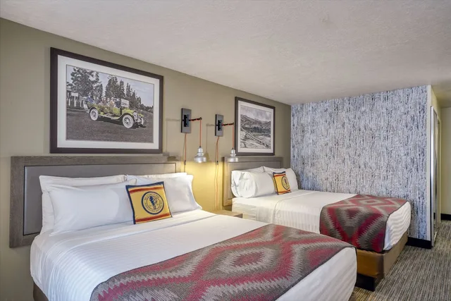 غرفة ديلوكس بسريرين كوين لذوي الإعاقة، Yellowstone Park Hotel 1/2