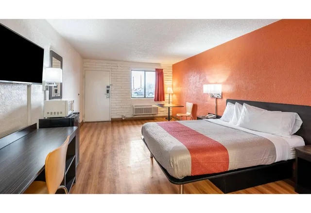 1 Queen Bed - Non-Smoking, Micfridge، Motel6 Eloy, AZ - Casa Grande 1/4