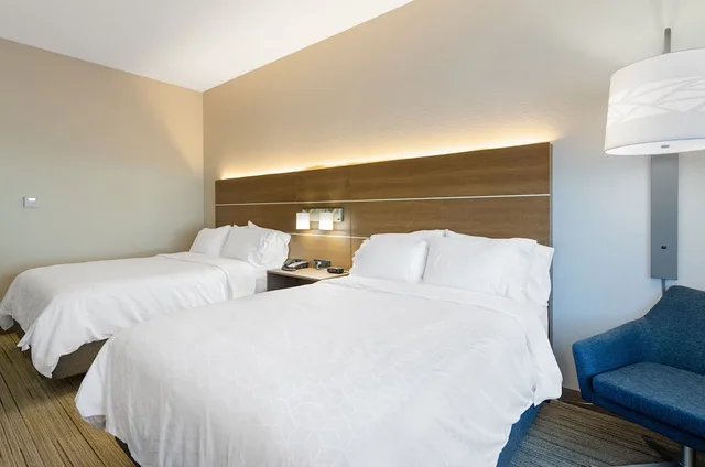 Standard, 2 Queen Beds, Extra Floor Space، Holiday Inn Express Hotel And Suites Weston 2/4