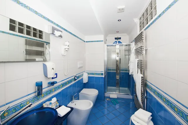 غرفة ديلوكس بسرير كوين بإطلالة على البحر، Hotel Margherita 10/10