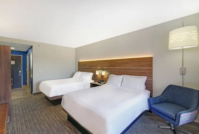غرفة قياسية بسريرين كوين، Holiday Inn Express Hotel Suites Woodstock South 2/6