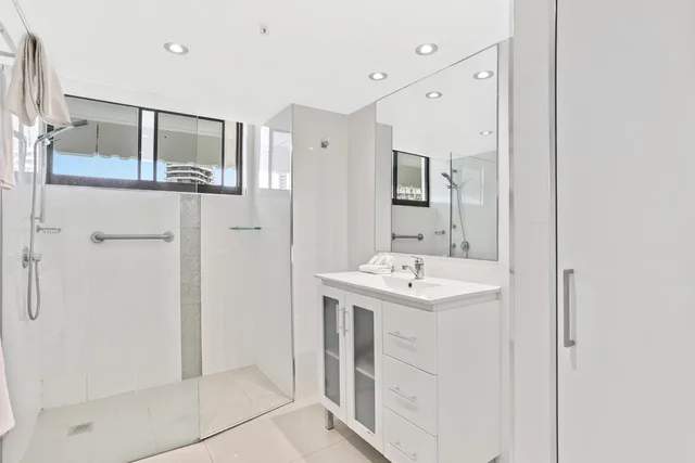 3 Bedrooms, Apartment, Marina View, De Ville Apartments 5/5