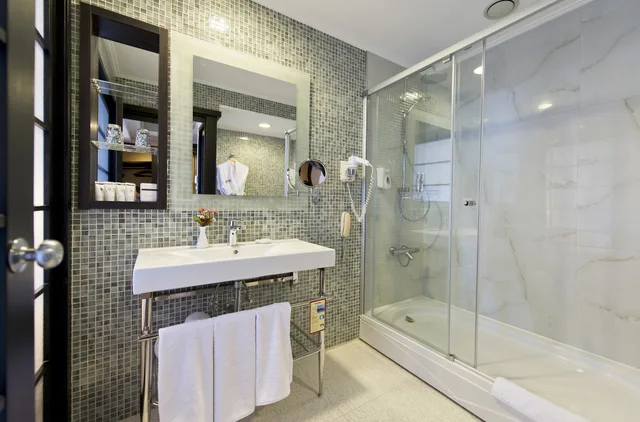 Standard, Double Bed, Limak Lara De Luxe Hotel and Resort 2/2