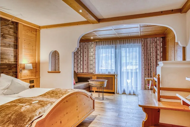غرفة عائلية بسرير كوين مع أريكة، Alpenhotel Stolz 4/10