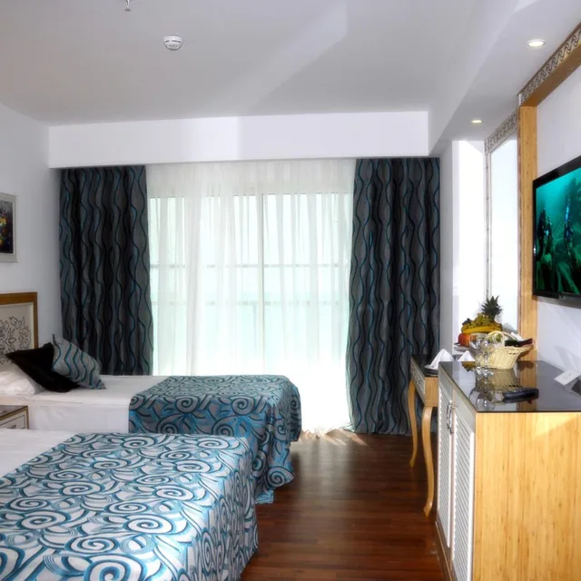 Room, Double or Twin Bed, Side Sea View، Crystal Waterworld Resort and Spa 3/6