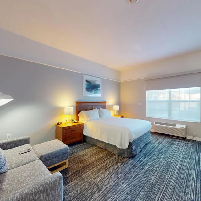 استوديو بسرير كوين مع أريكة بحوض استحمام لذوي الإعاقة، Towneplace Suites Fredericksburg 2/6