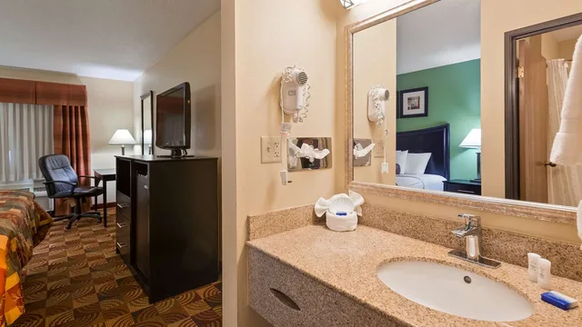 غرفة بسرير كينج، Best Western Canal Winchester Inn - Columbus South East 3/5