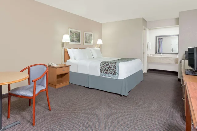 غرفة بسرير كوين، Days Inn by Wyndham Elberton 4/6