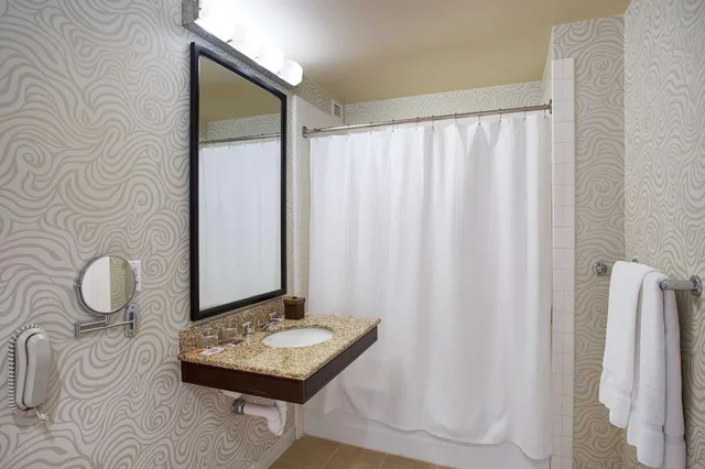 جناح بغرفة نوم واحدة لذوي الإعاقة، Juniper Hotel Cupertino, Curio Collection By Hilton 5/5